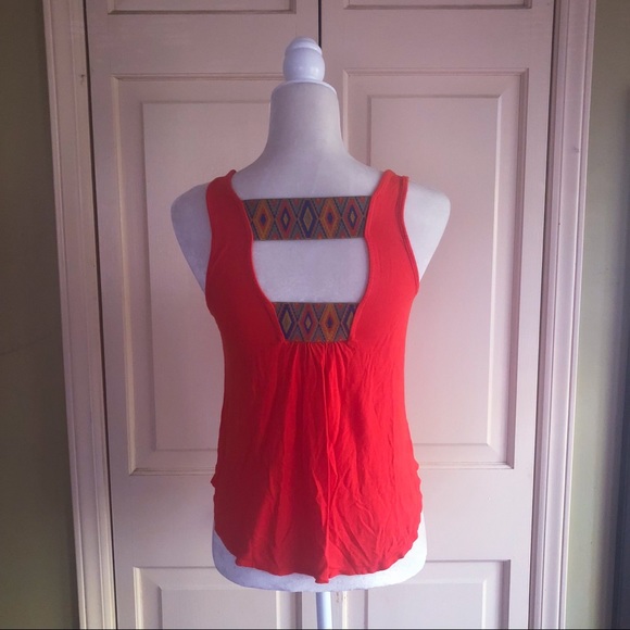 | Eyeshadow | Tank Top - Picture 3 of 3